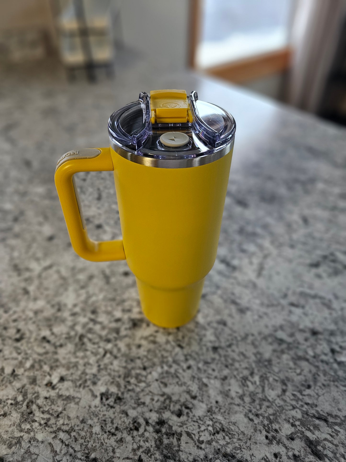 40oz HOGG, yellow